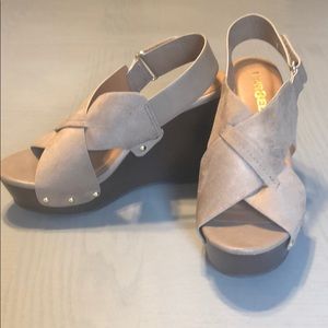 Taupe wedges